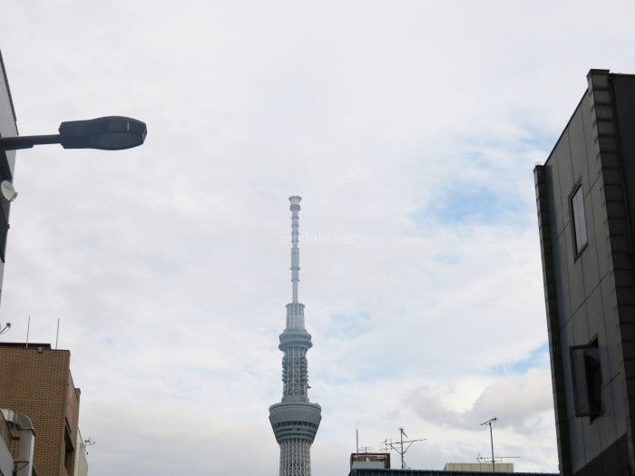 Tokyo Skytree, mình chỉ tình cờ trông thấy chứ không đến